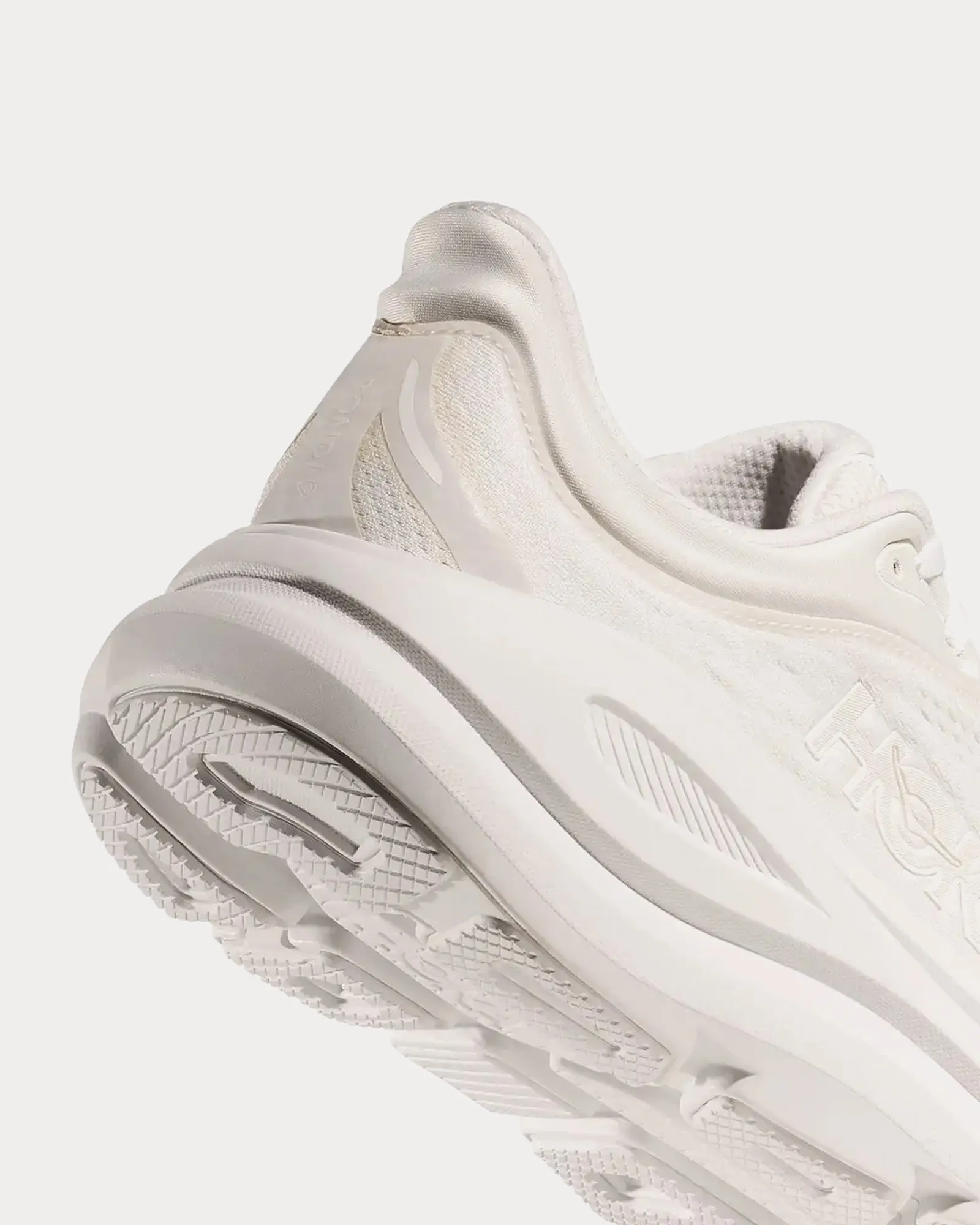Bondi 9 White / White Running Shoes