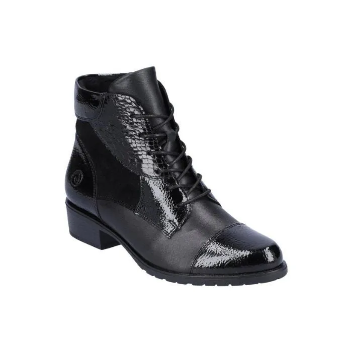 D6882 Lace-Up Ankle Boot