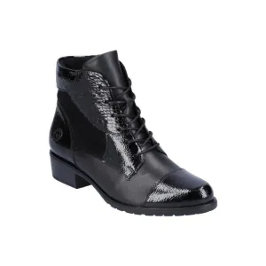 D6882 Lace-Up Ankle Boot