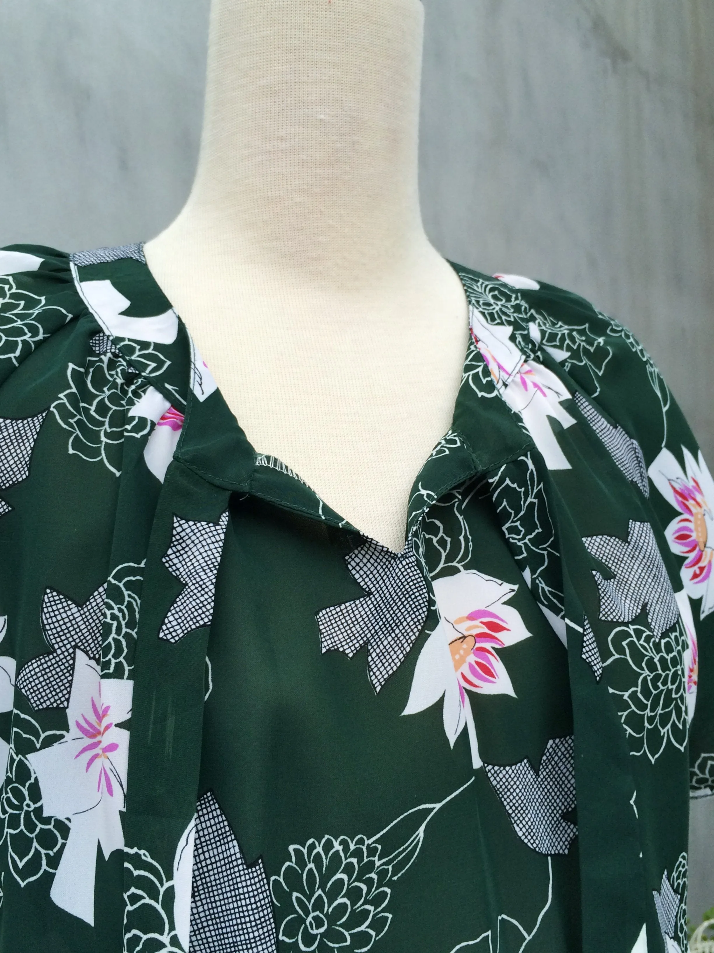 Miss Hardy | Orchid flower geometric print Vintage 1970s pleated Day dress