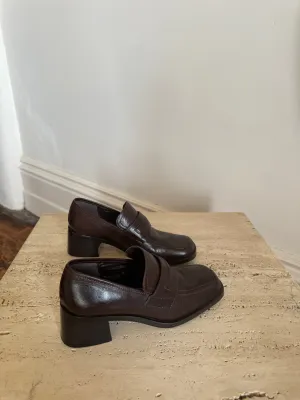 Vintage 90s Leather Heeled Loafers Brown
